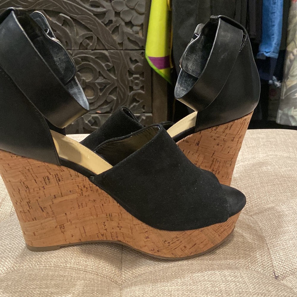 Marc Fisher black wedges